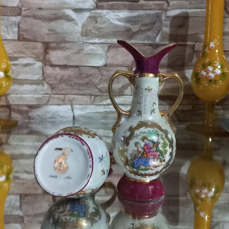 گلدان قدیمی دنسی شاخدار مرمری نیم لاکی